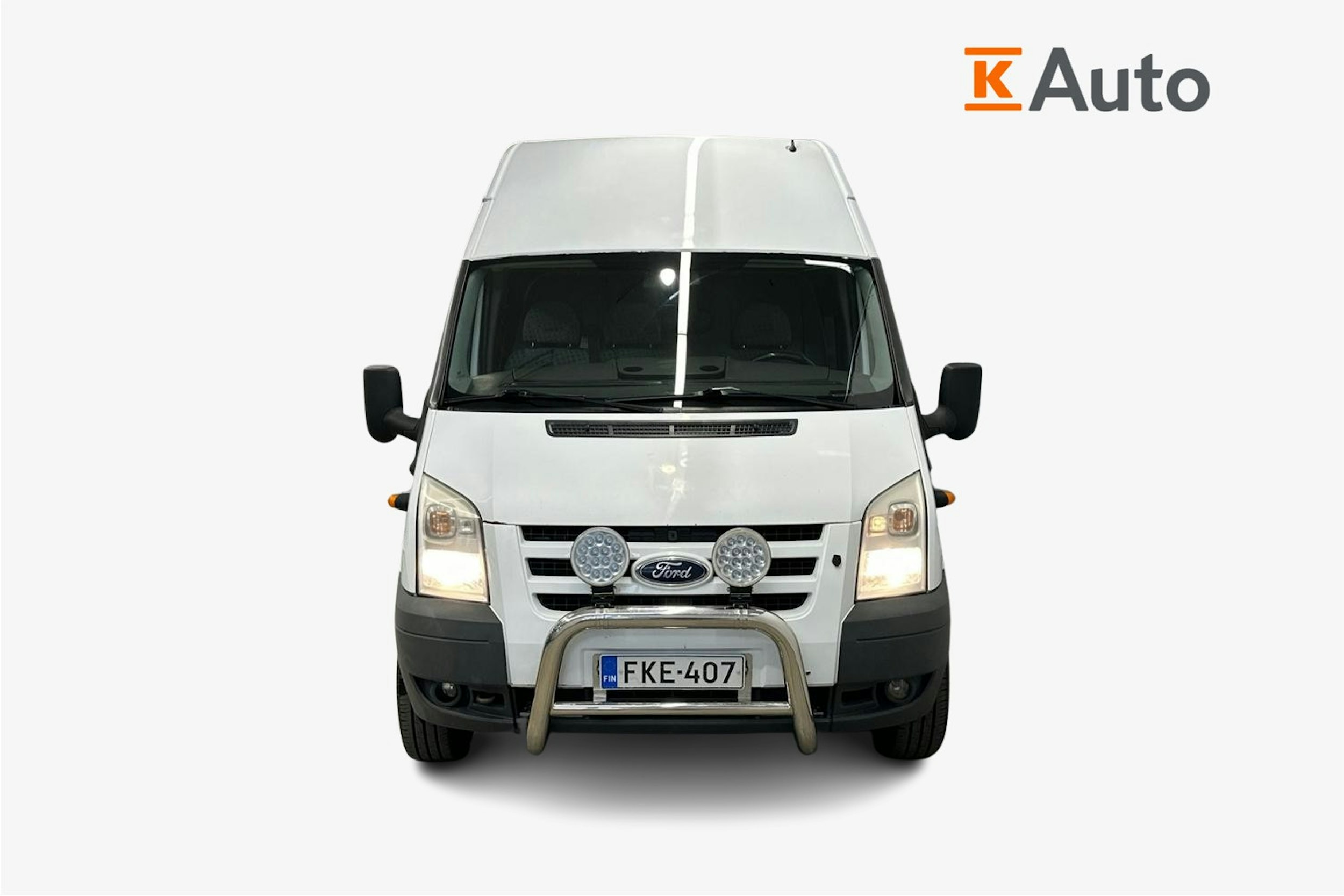 valkoinen Ford Transit 2011 kuva 5.