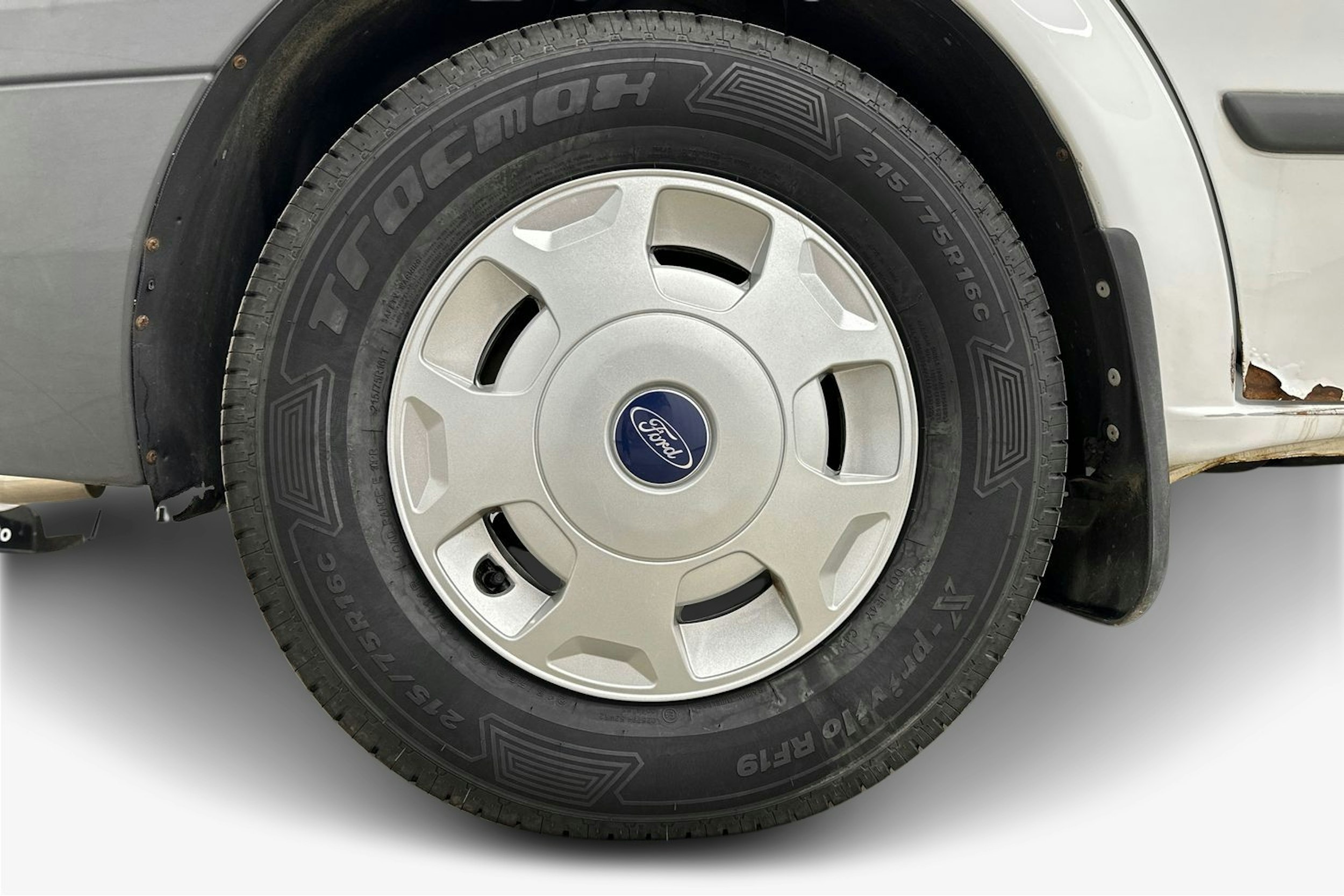 valkoinen Ford Transit 2011 kuva 11.