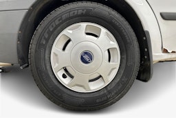 valkoinen Ford Transit 2011 kuva 11.