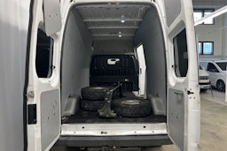 valkoinen Ford Transit 2011 kuva 14.