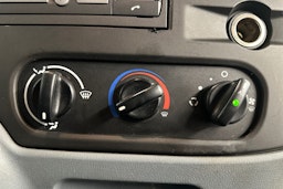 valkoinen Ford Transit 2011 kuva 18.