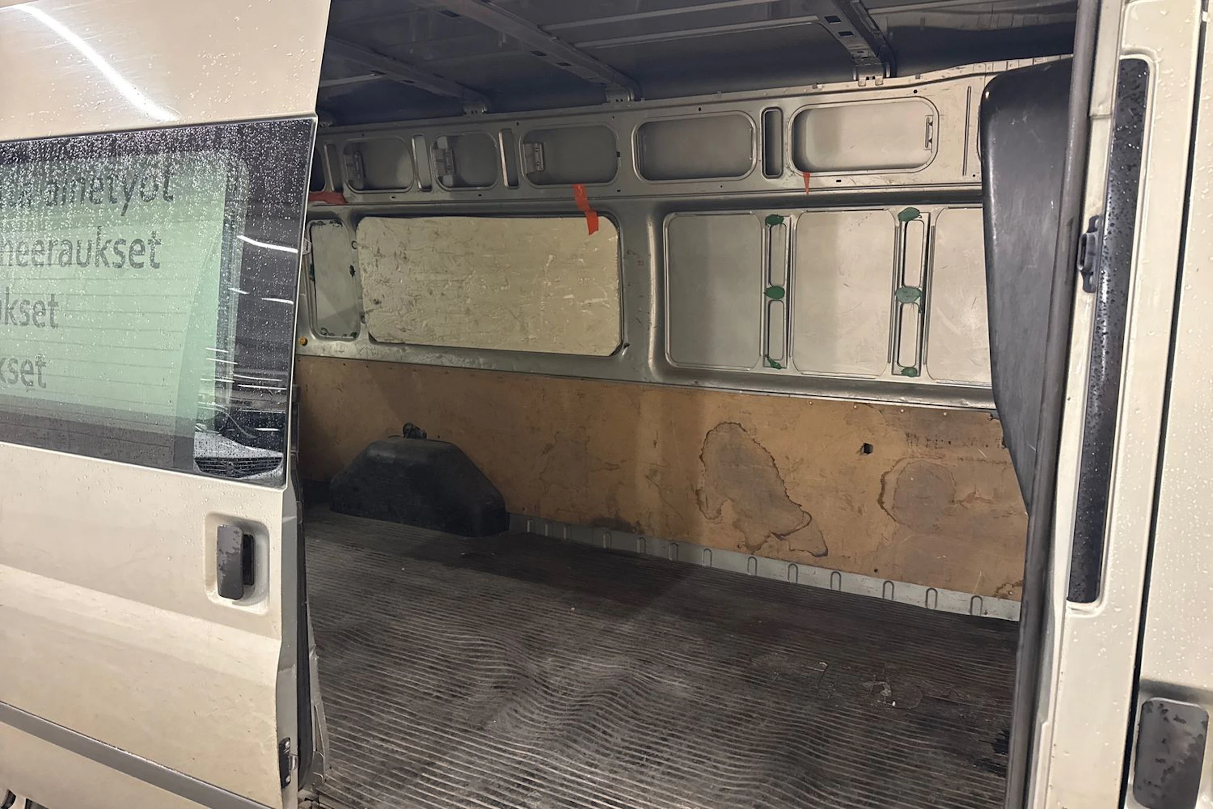 harmaa Ford Transit 2011 kuva 12.