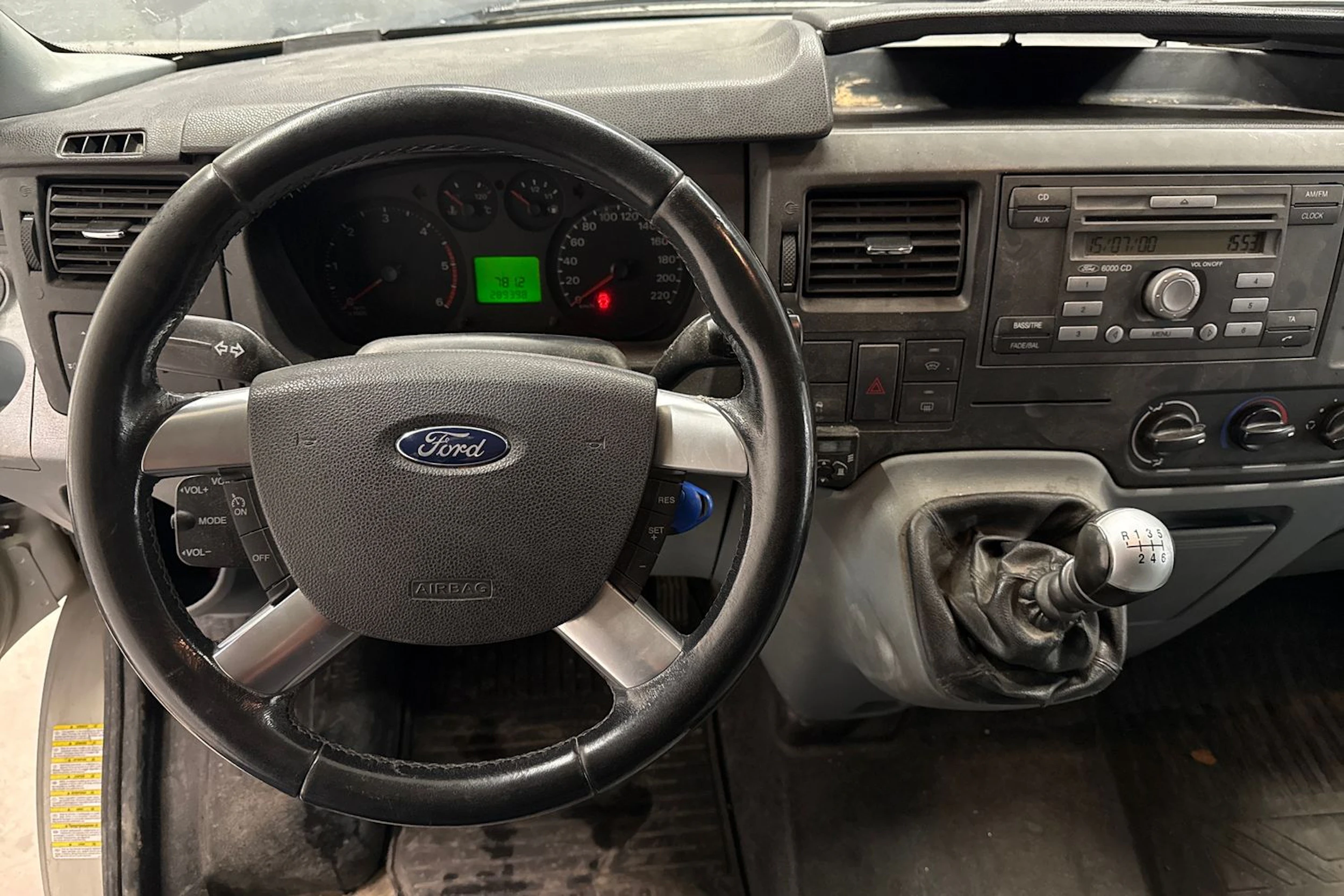 harmaa Ford Transit 2011 kuva 17.