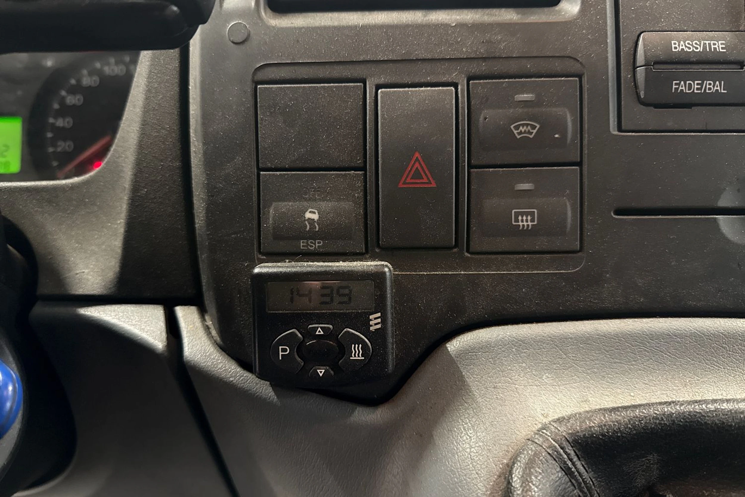harmaa Ford Transit 2011 kuva 18.