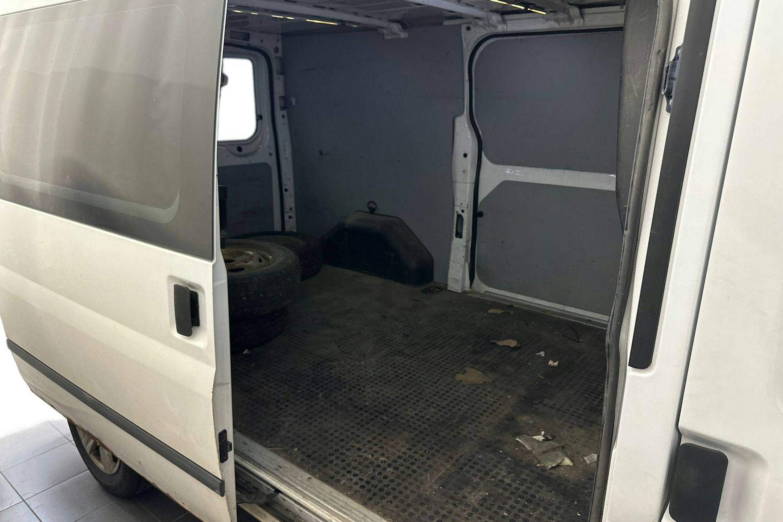 Valkoinen Ford TRANSIT 2011 kuva 10.