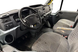 valkoinen Ford Transit 2011 kuva 3.