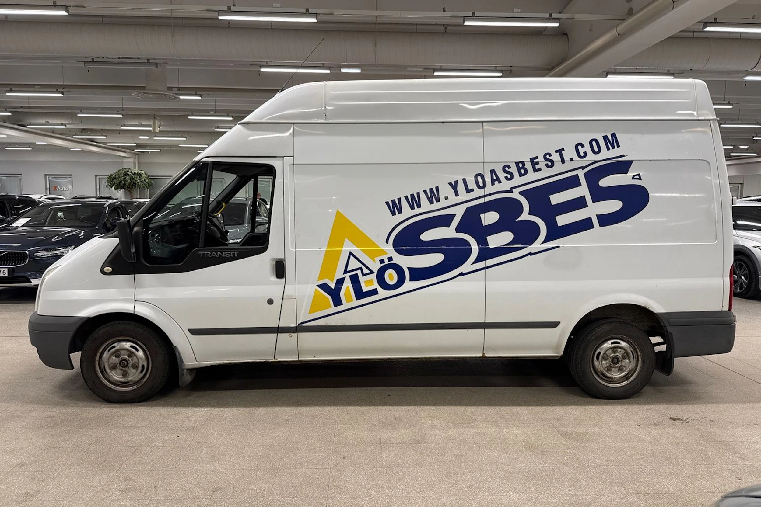 valkoinen Ford Transit 2011 kuva 6.