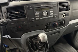 valkoinen Ford Transit 2011 kuva 17.