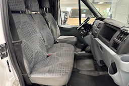 valkoinen Ford Transit 2011 kuva 6.