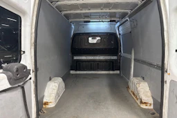 valkoinen Ford Transit 2011 kuva 10.