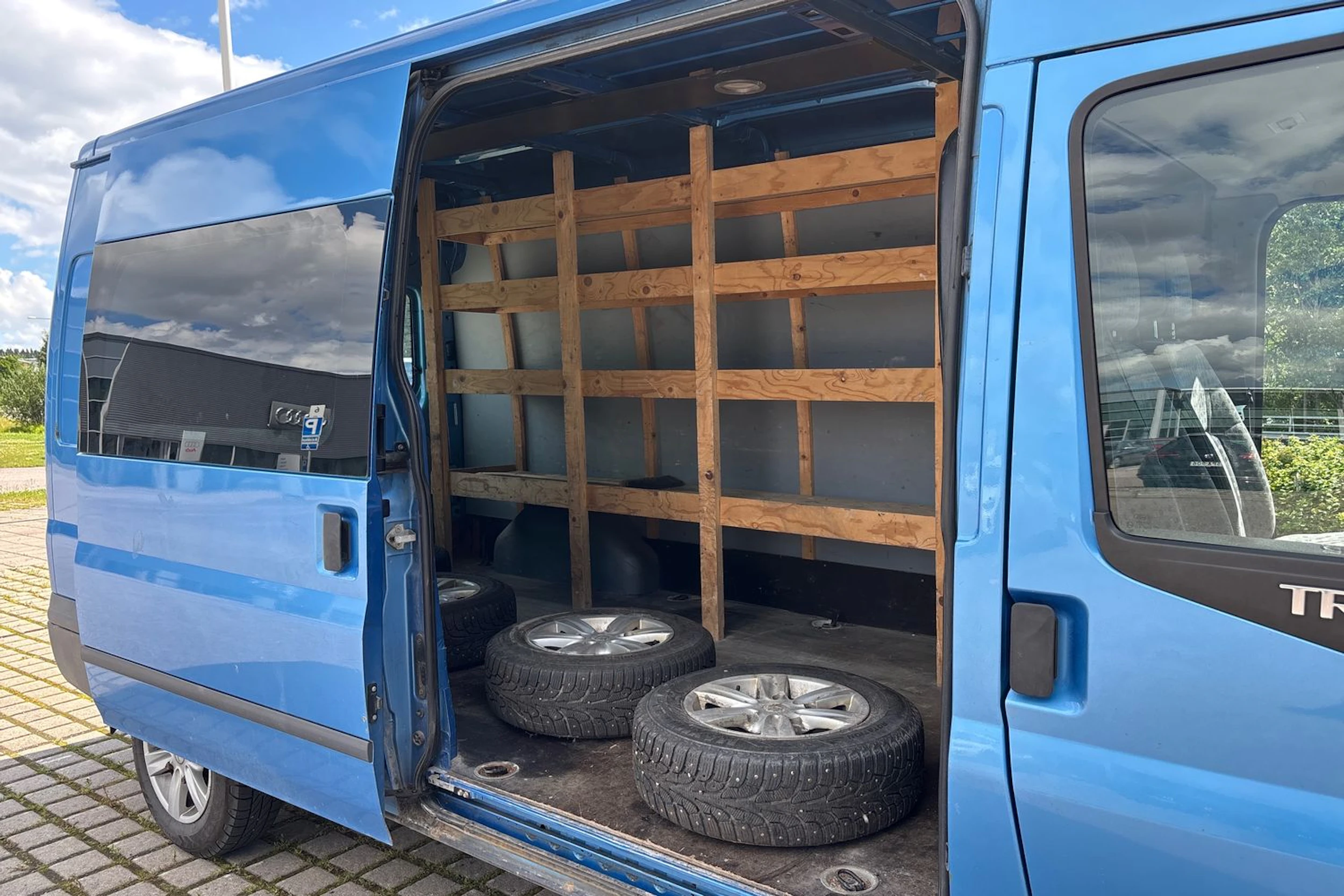 Sininen Ford TRANSIT 2011 kuva 18.