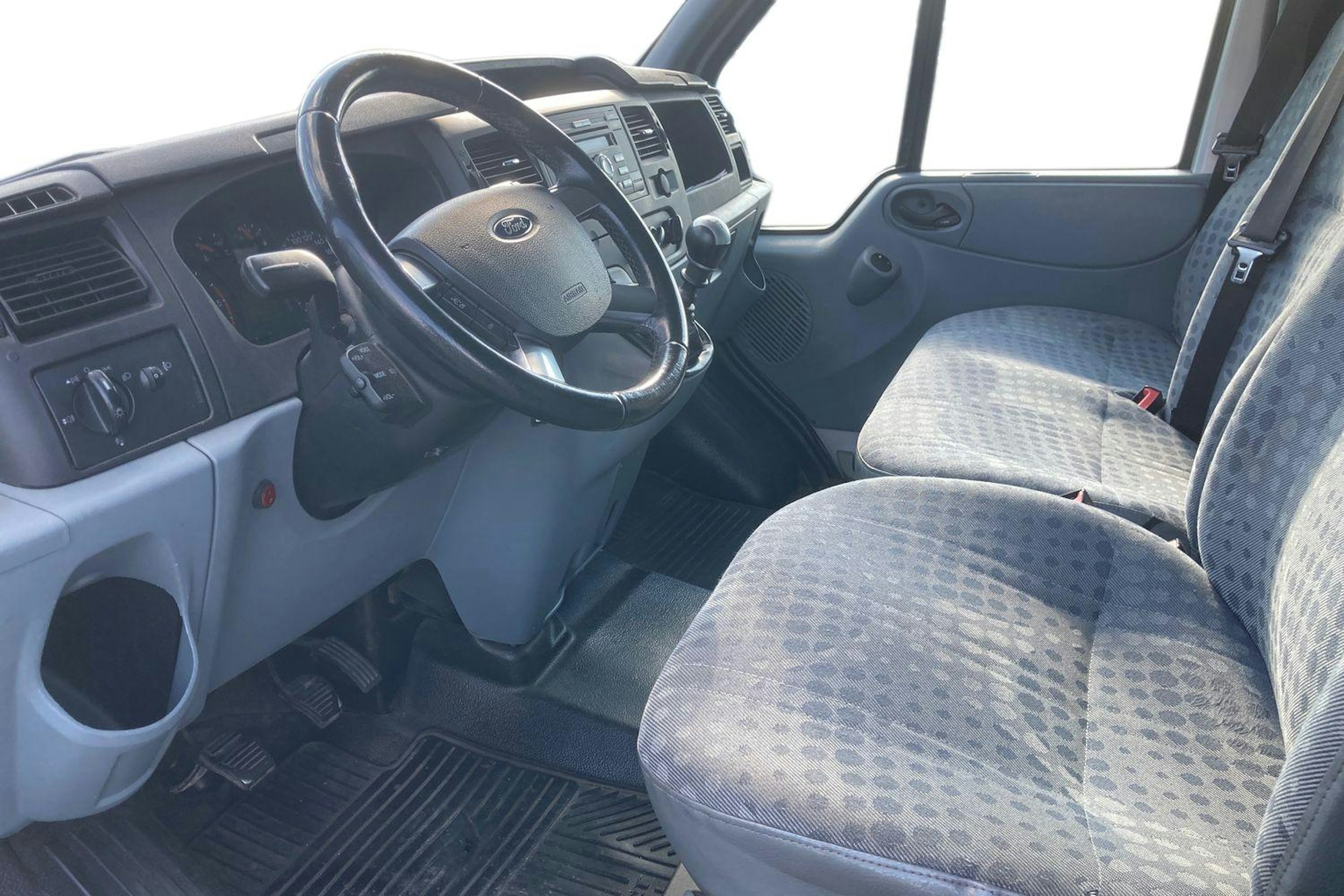 harmaa Ford Transit 2012 kuva 3.