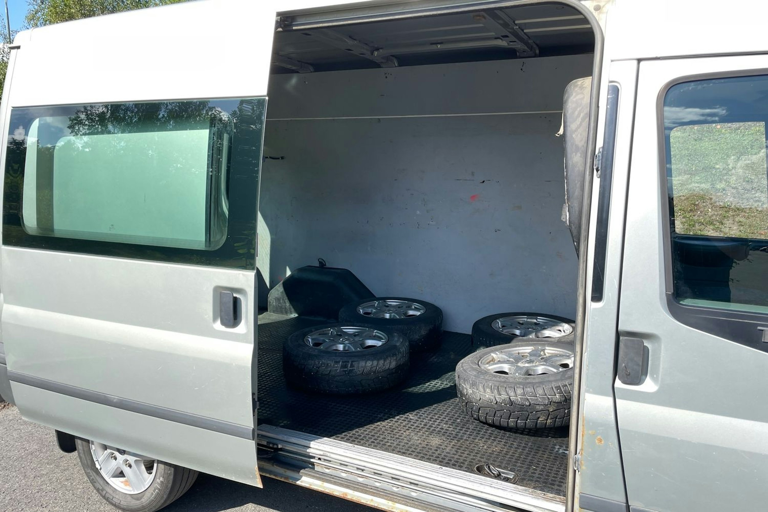 Harmaa Ford TRANSIT 2012 kuva 18.