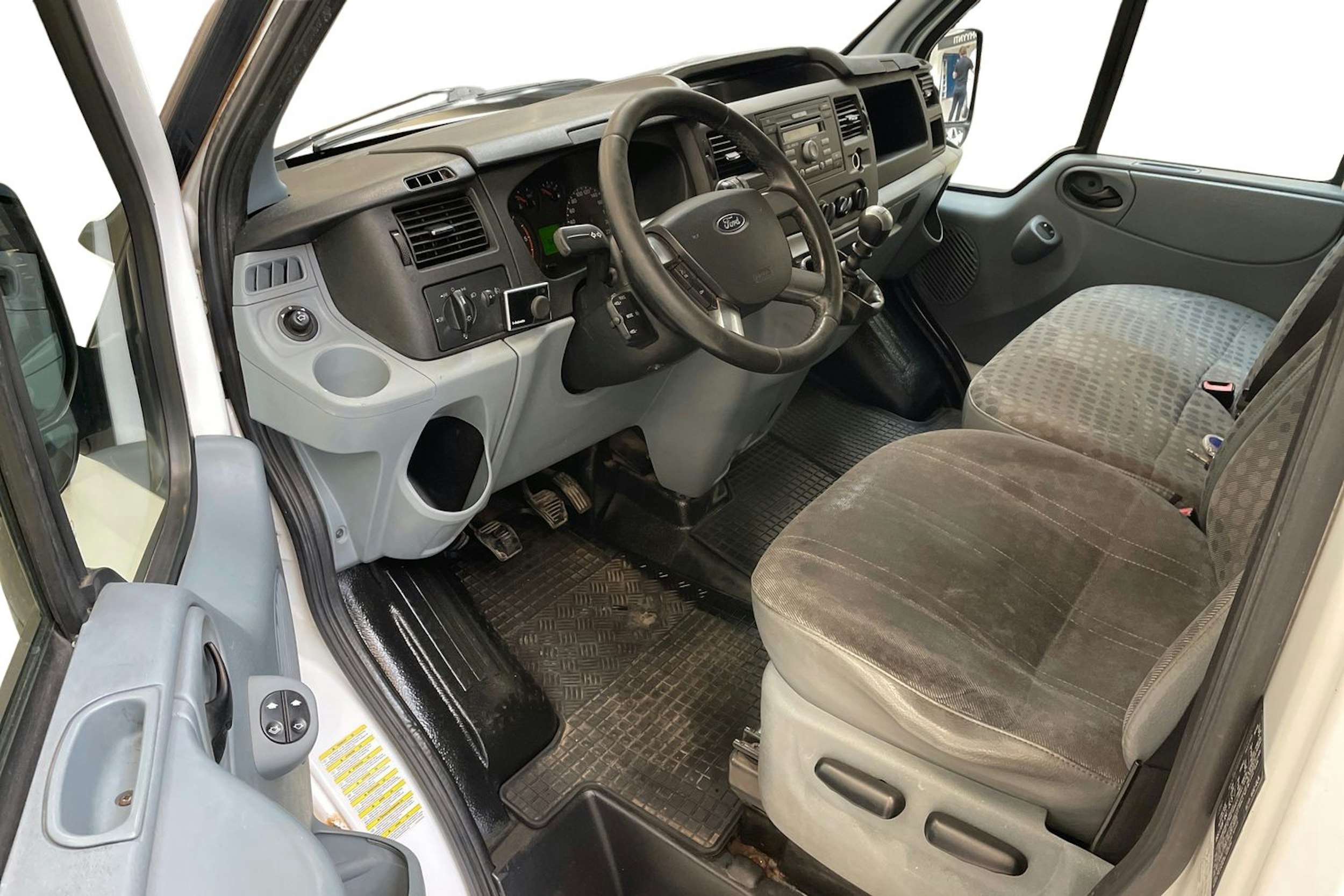 valkoinen Ford Transit 2012 kuva 6.
