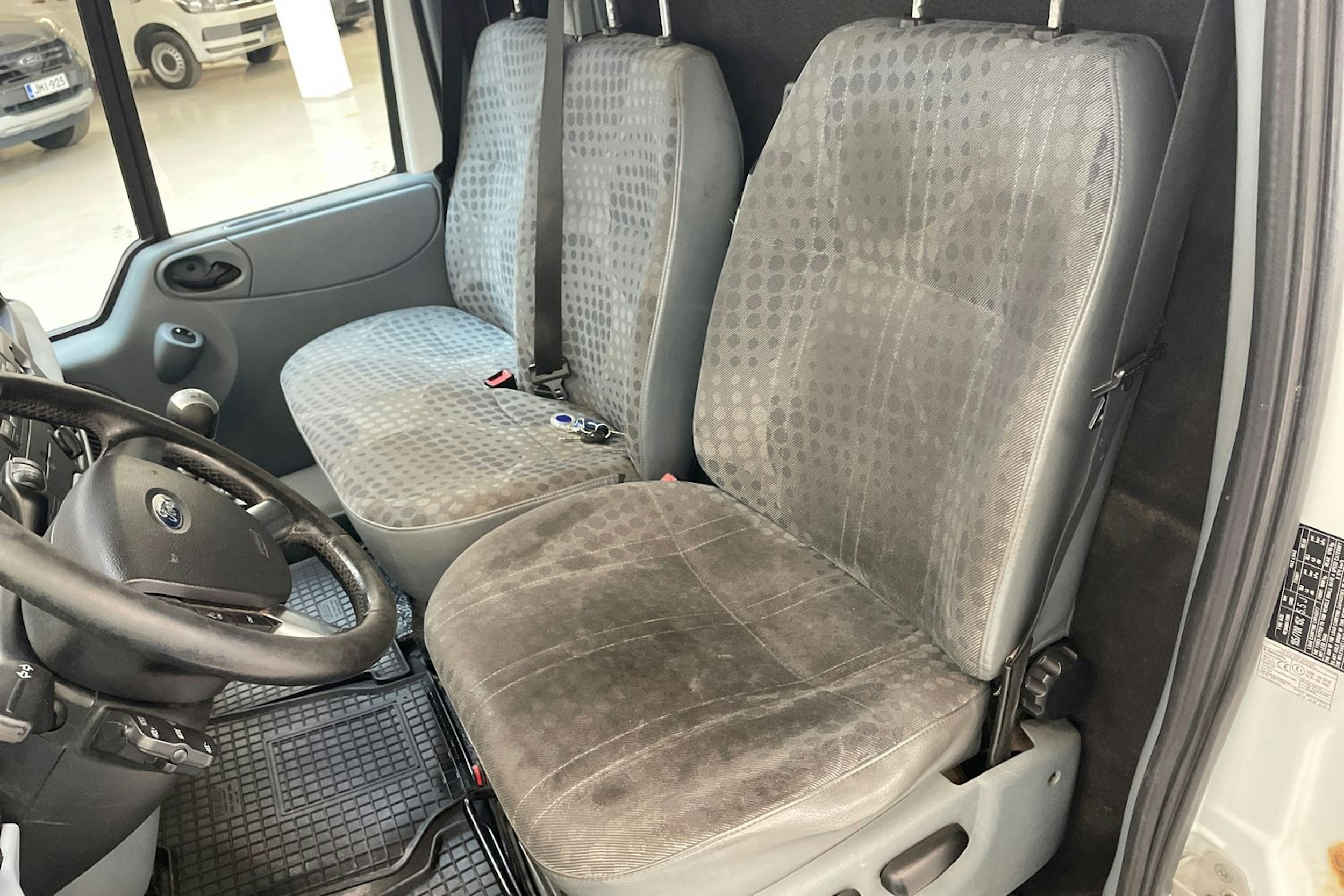 valkoinen Ford Transit 2012 kuva 29.