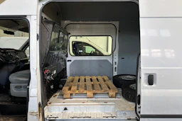 valkoinen Ford Transit 2012 kuva 17.