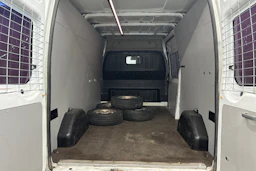 valkoinen Ford Transit 2012 kuva 4.