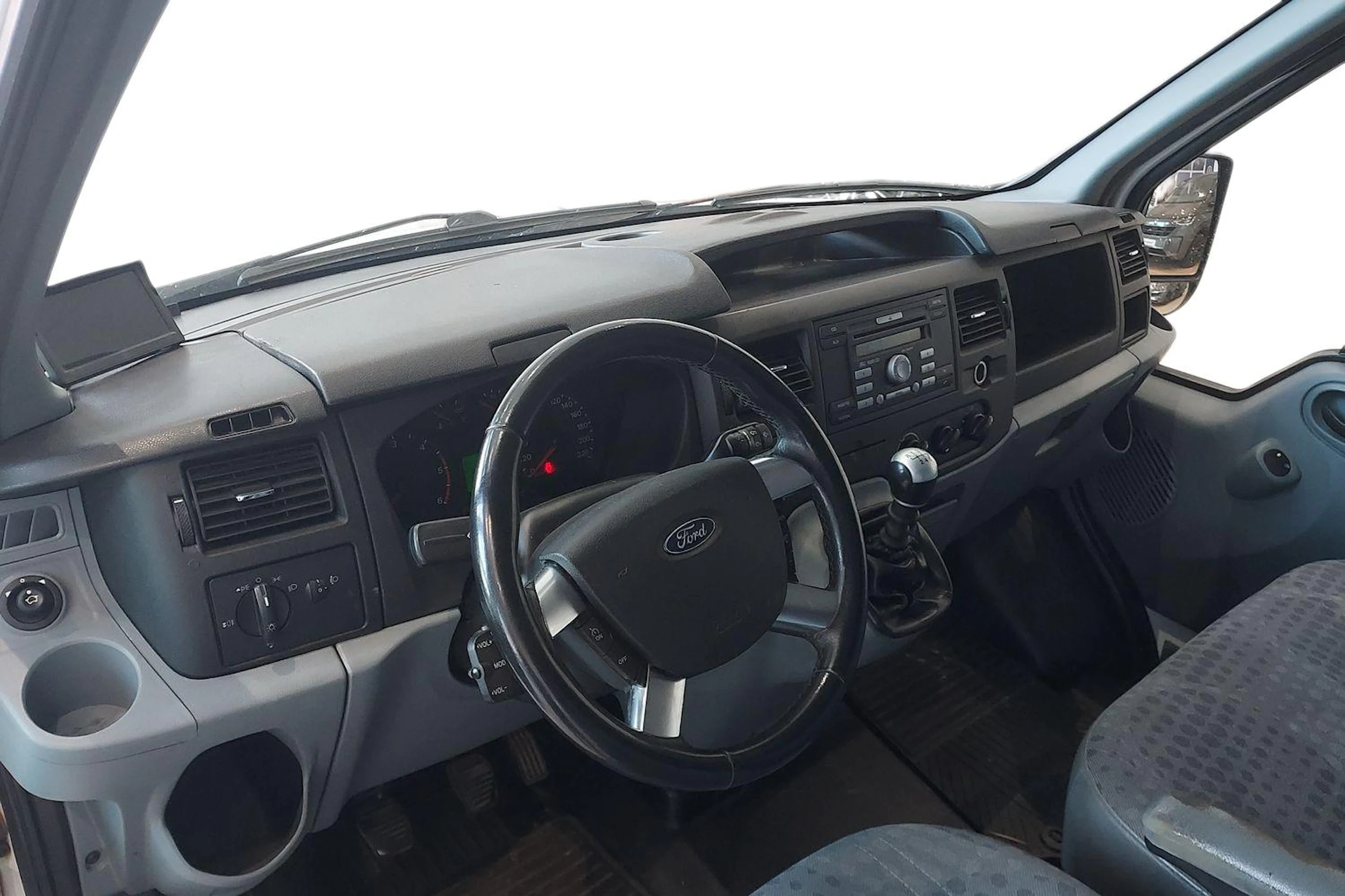 valkoinen Ford Transit 2012 kuva 8.
