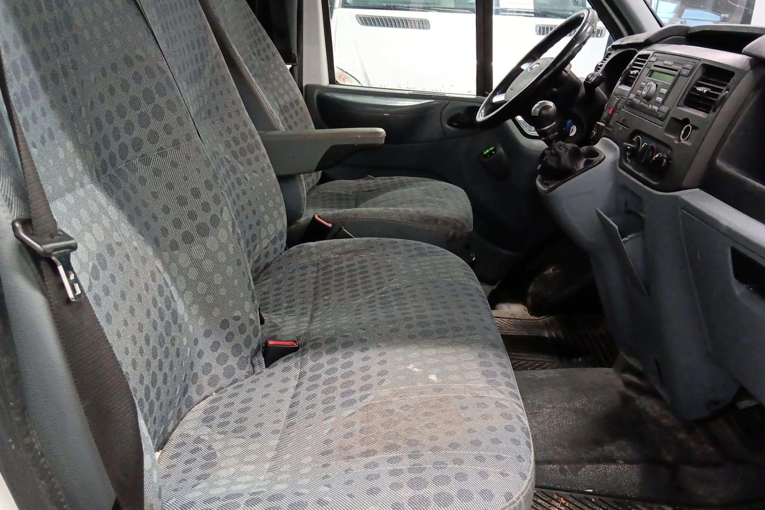 valkoinen Ford Transit 2013 kuva 15.