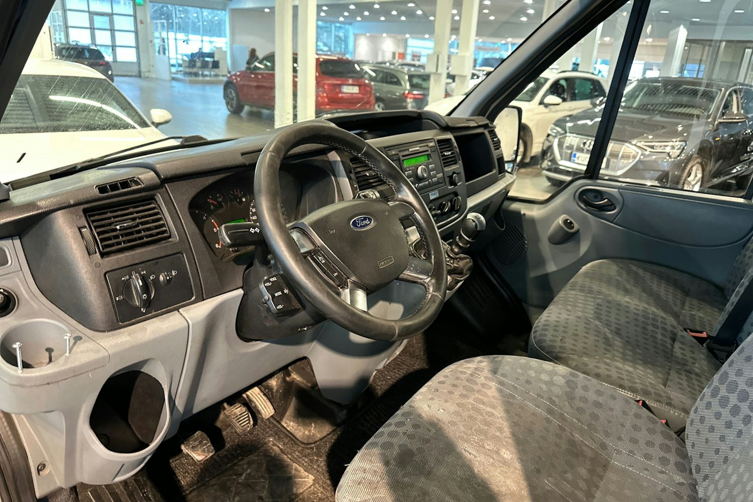 harmaa Ford Transit 2013 kuva 12.