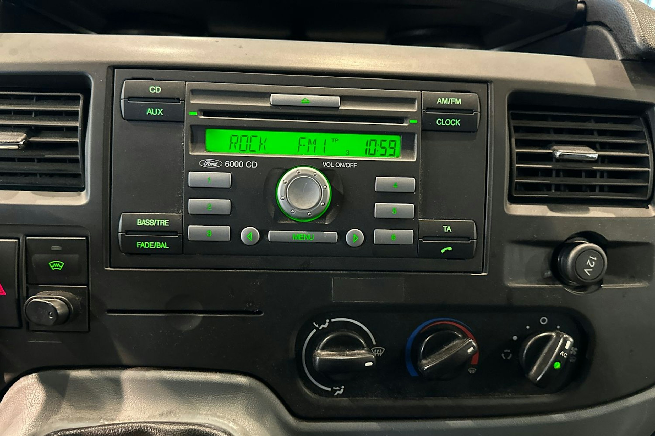 harmaa Ford Transit 2013 kuva 18.