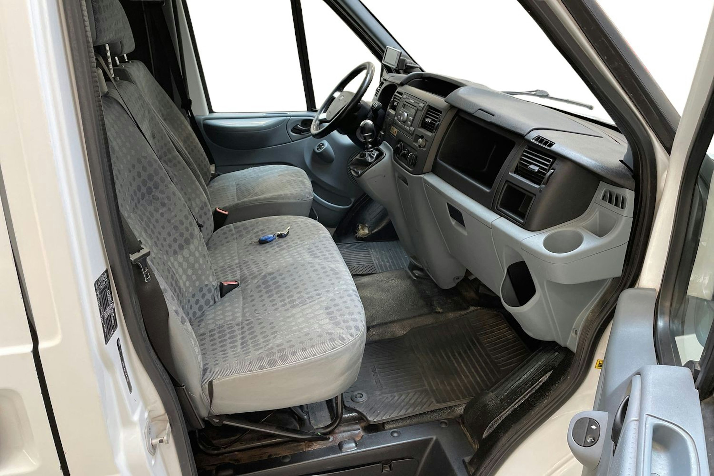 valkoinen Ford Transit 2013 kuva 8.