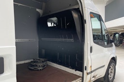 valkoinen Ford Transit 2013 kuva 14.