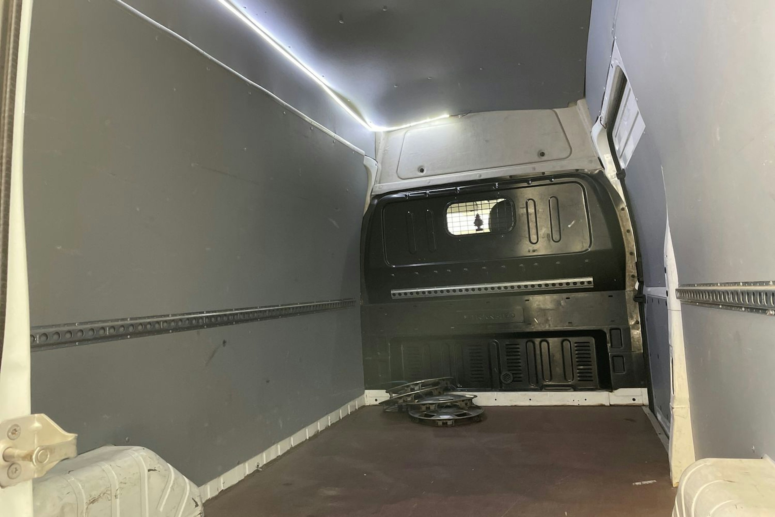 valkoinen Ford Transit 2013 kuva 17.