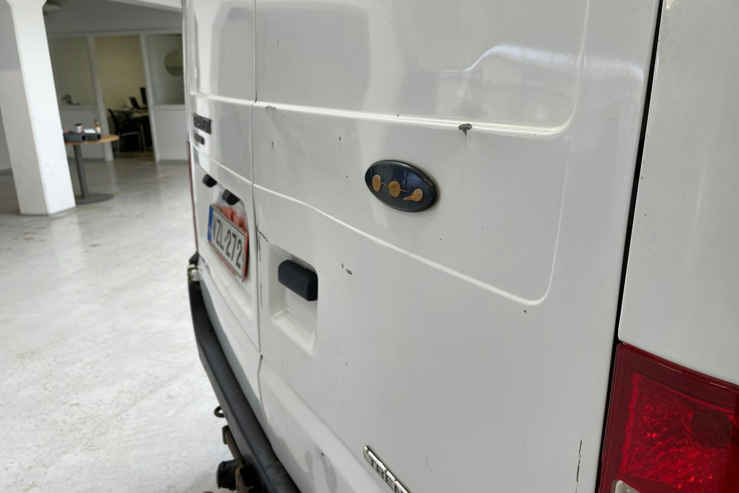 valkoinen Ford Transit 2013 kuva 24.
