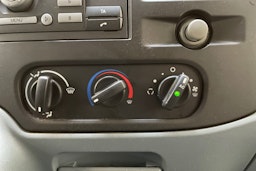 valkoinen Ford Transit 2013 kuva 32.