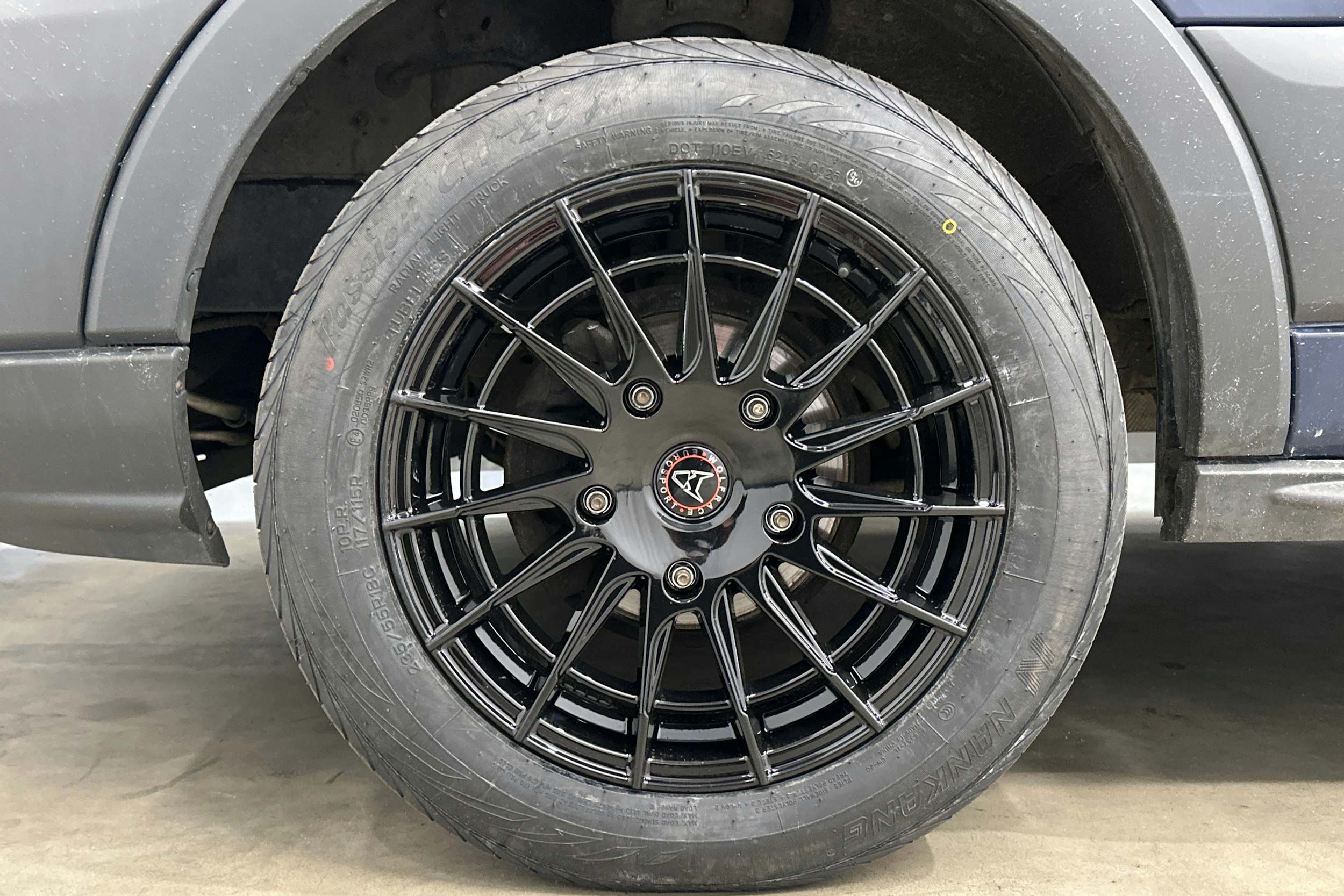 sininen Ford Transit 2014 kuva 9.