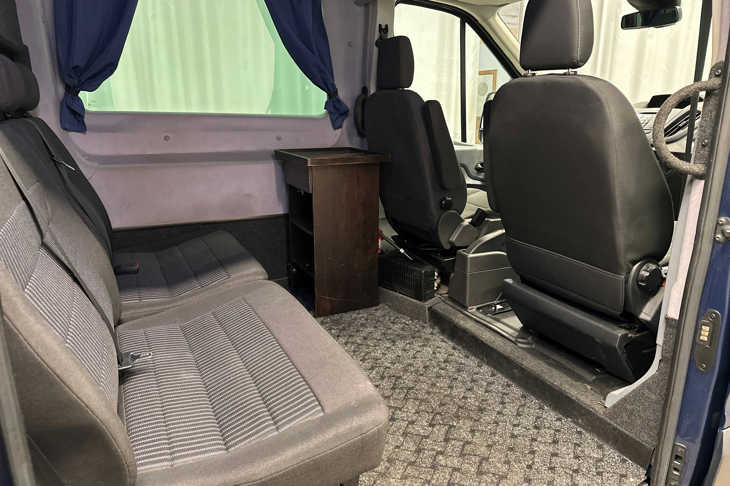 sininen Ford Transit 2014 kuva 12.