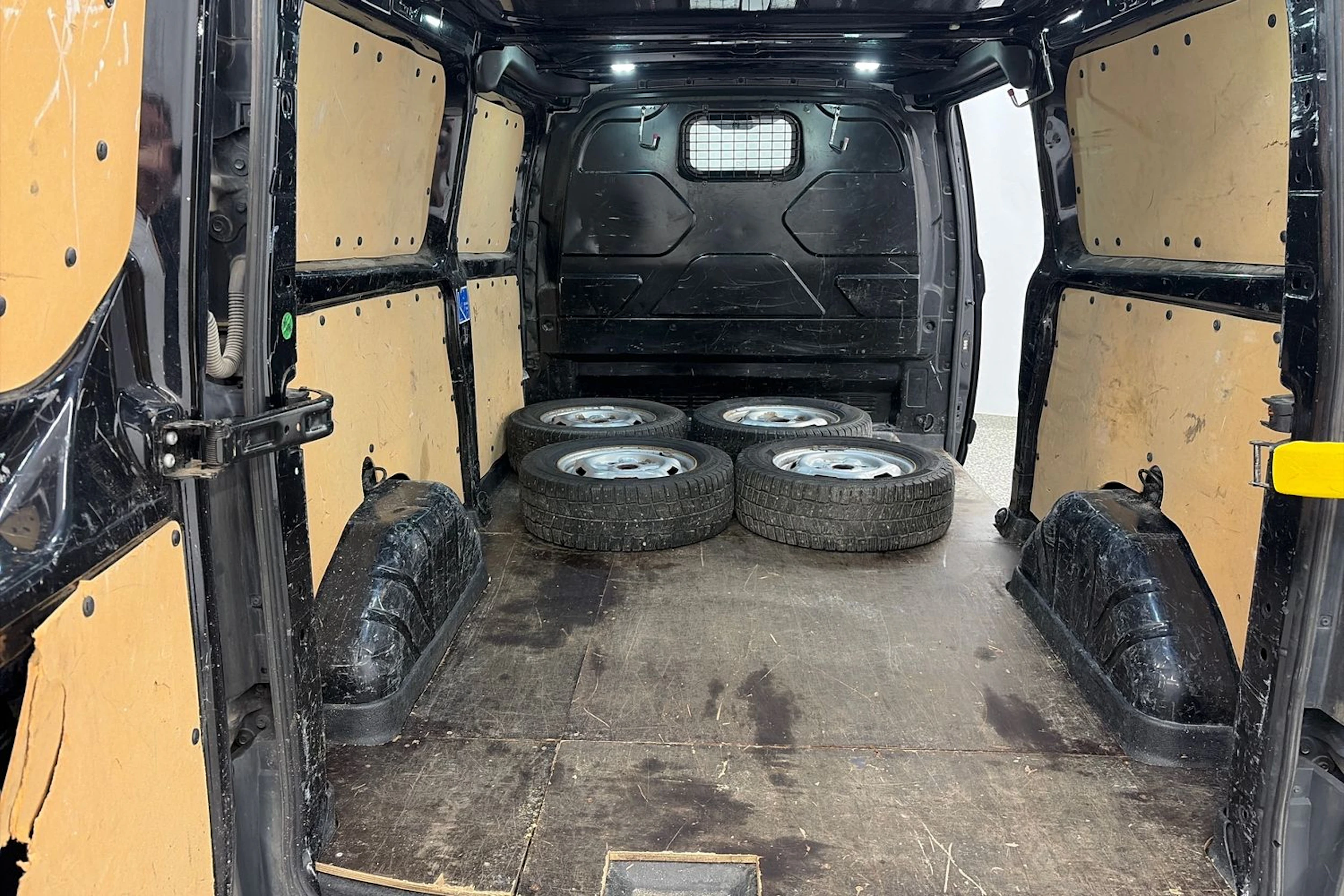 Musta Ford TRANSIT 2014 kuva 12.