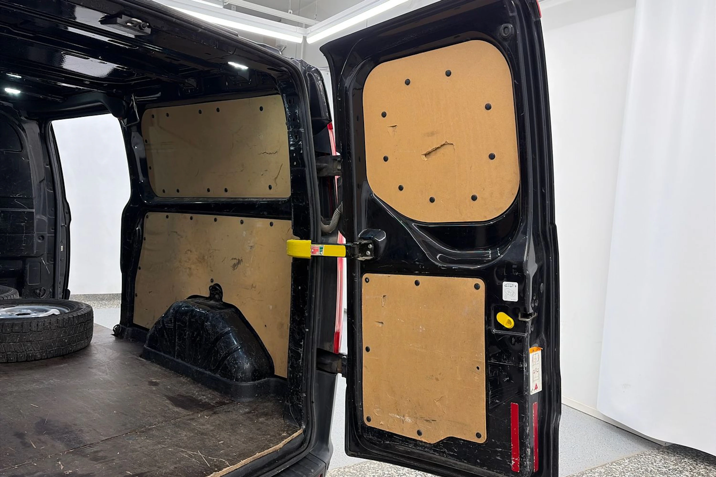 Musta Ford TRANSIT 2014 kuva 14.