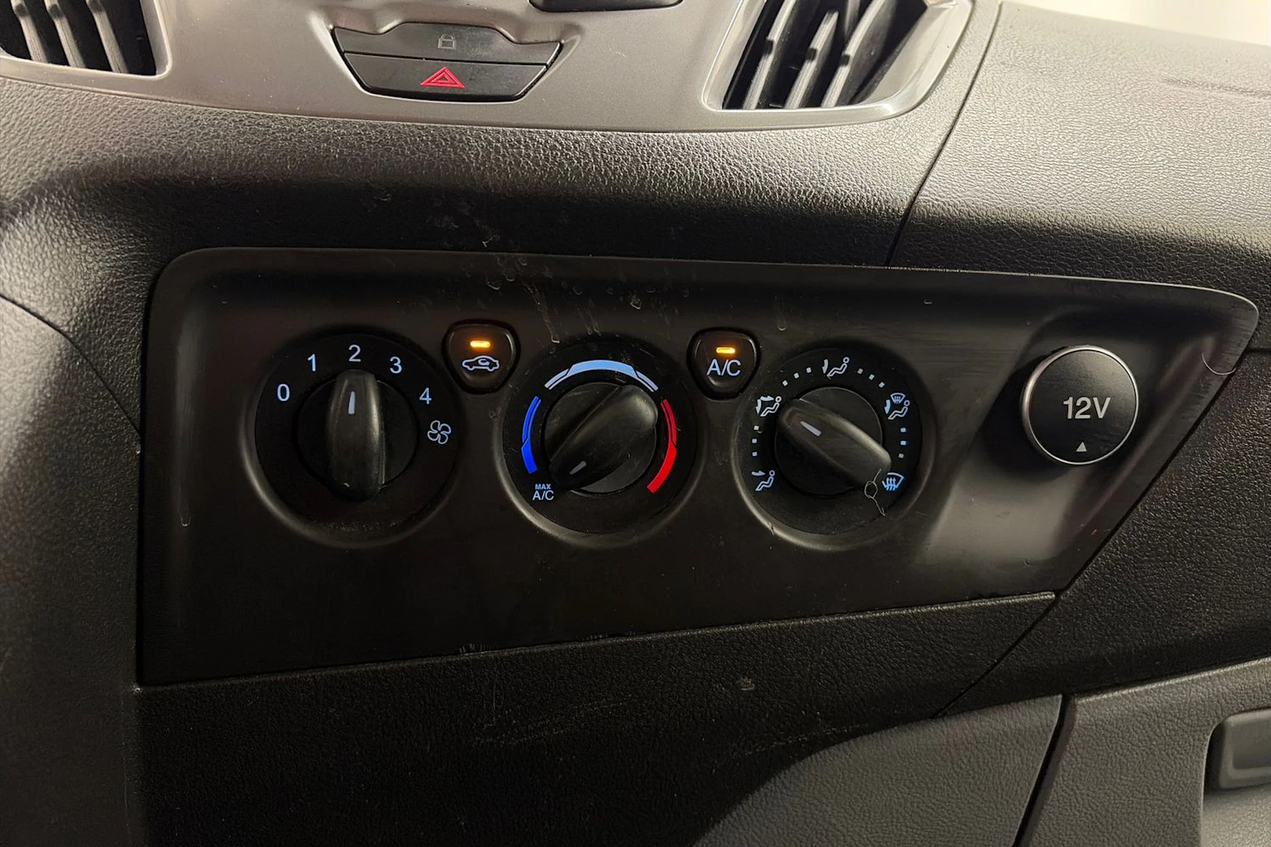 Musta Ford TRANSIT 2014 kuva 23.