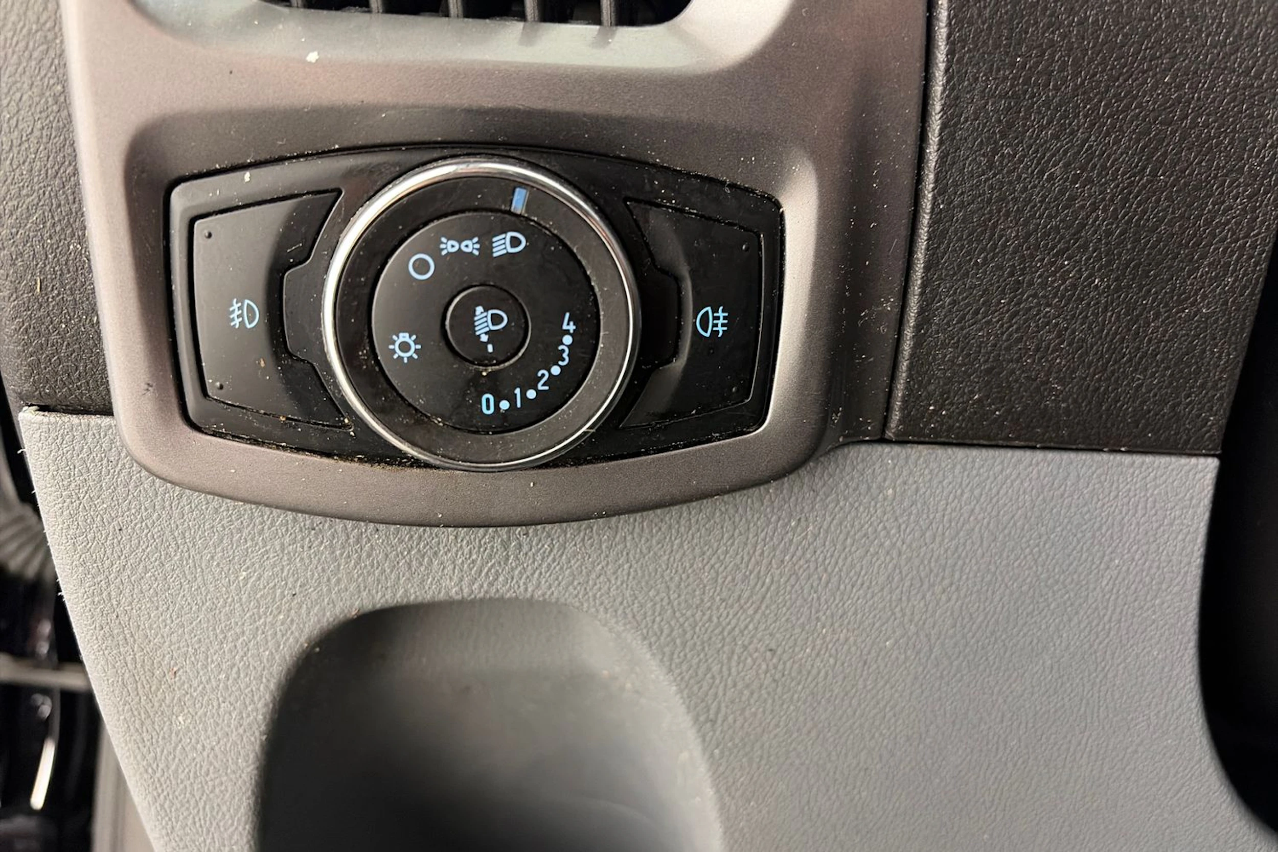 Musta Ford TRANSIT 2014 kuva 26.