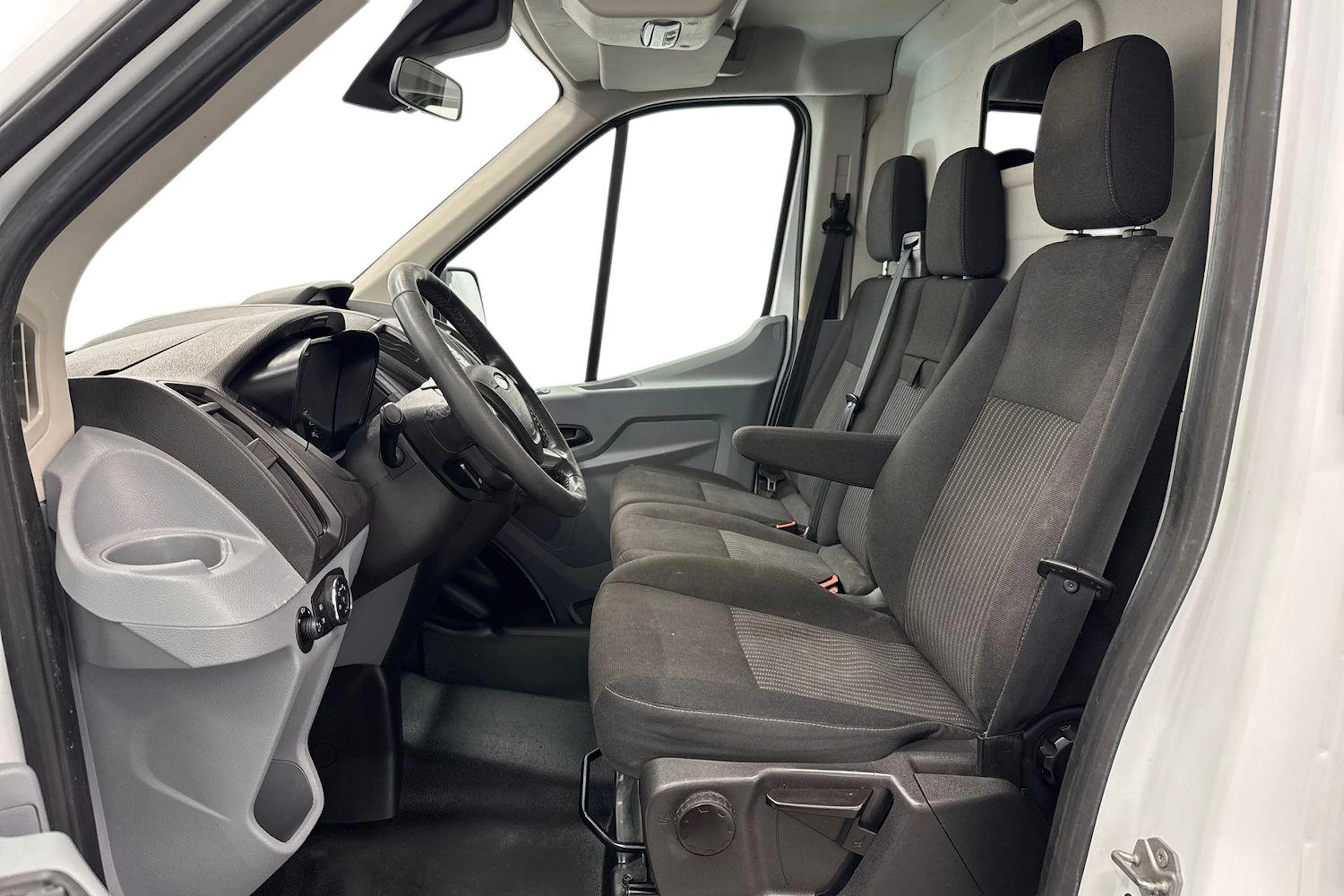 valkoinen Ford Transit 2014 kuva 8.
