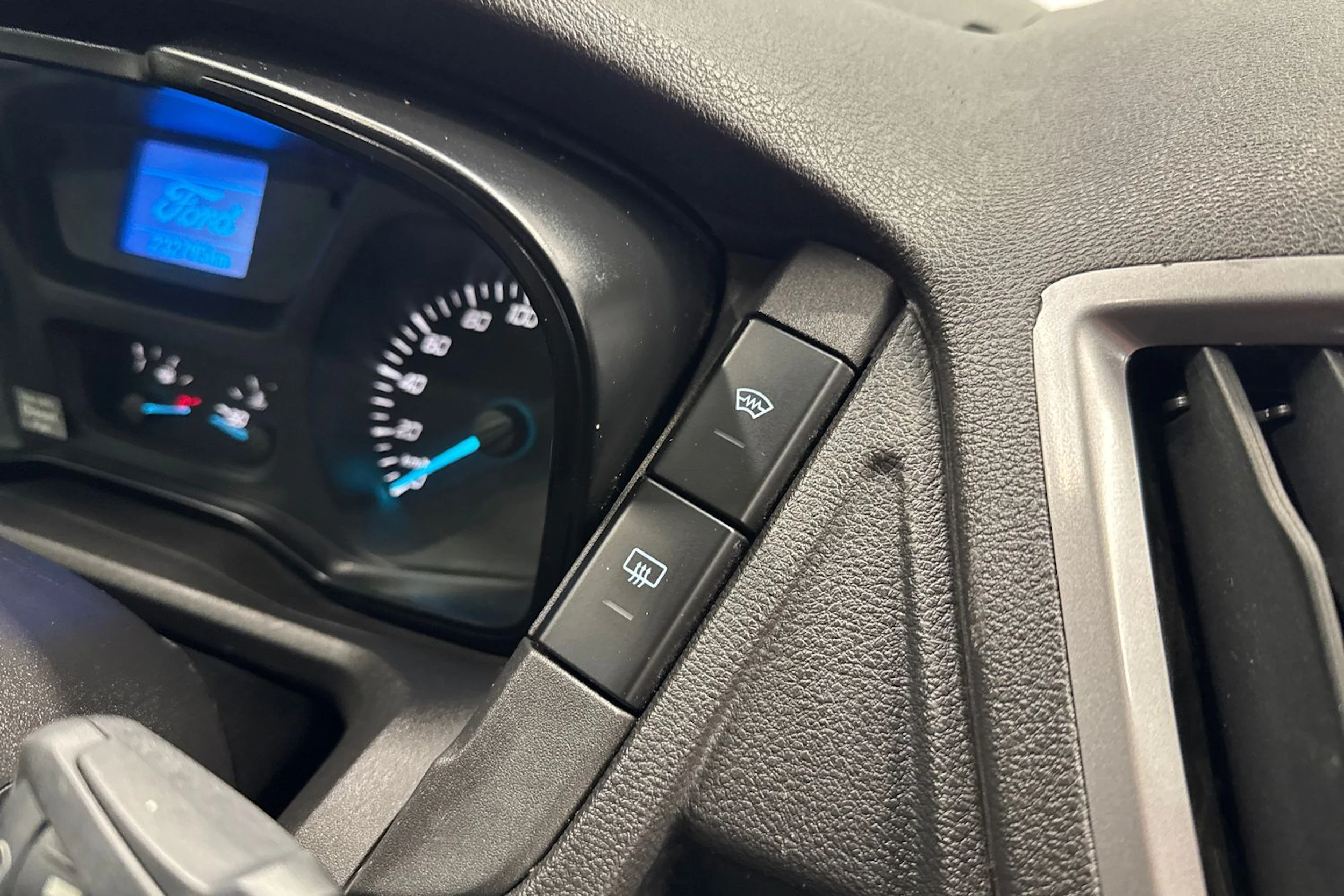 valkoinen Ford Transit 2014 kuva 13.