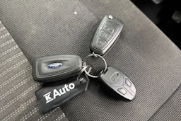 valkoinen Ford Transit 2014 kuva 14.