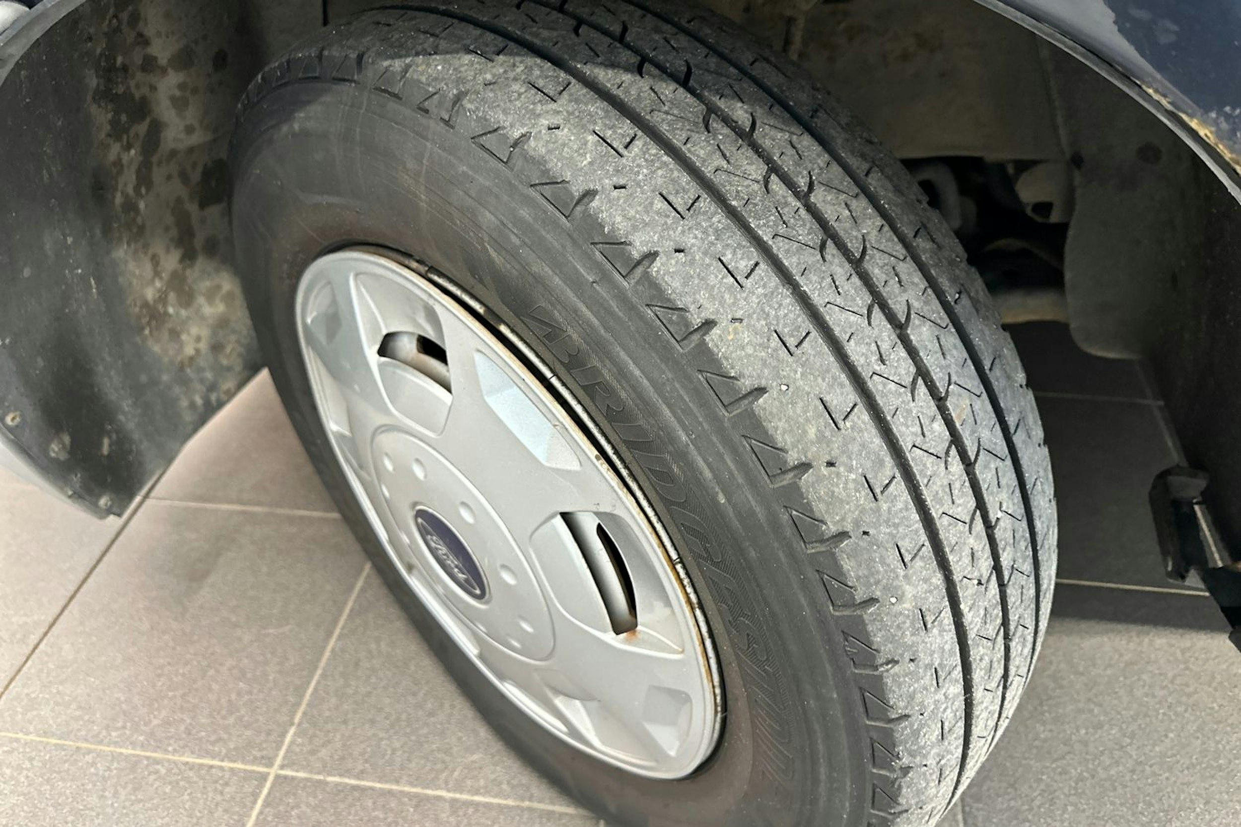 harmaa Ford Transit 2014 kuva 13.
