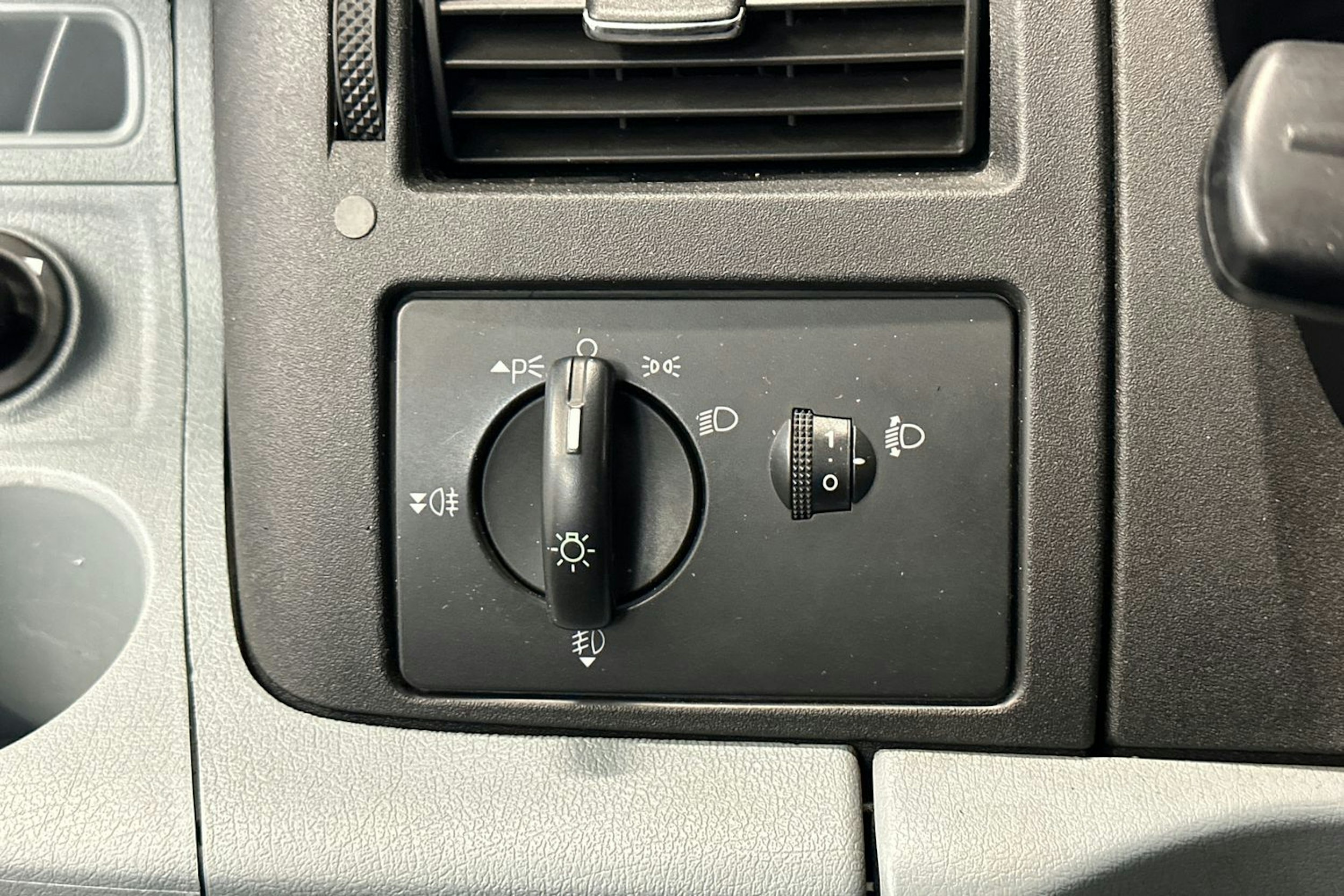 harmaa Ford Transit 2014 kuva 16.
