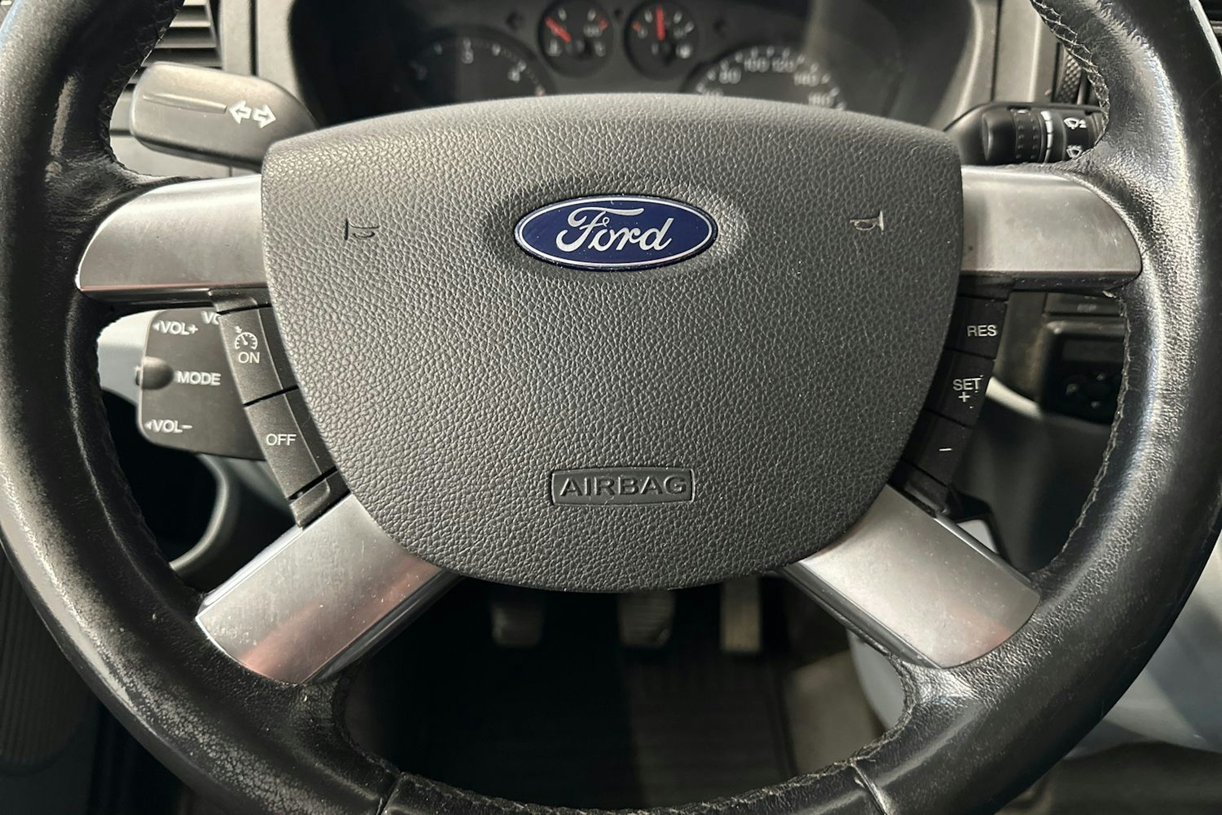 harmaa Ford Transit 2014 kuva 17.