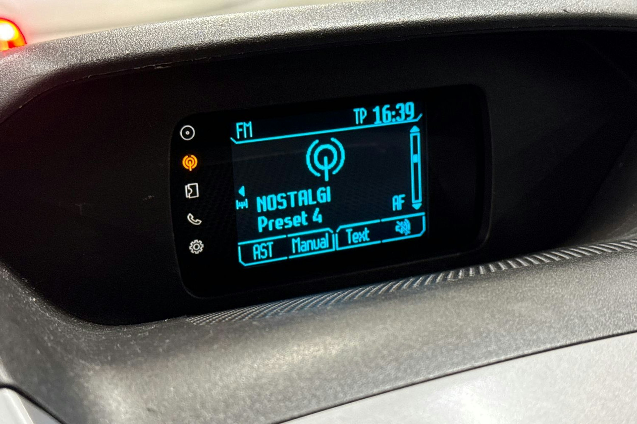 met. harmaa Ford Transit 2014 kuva 19.