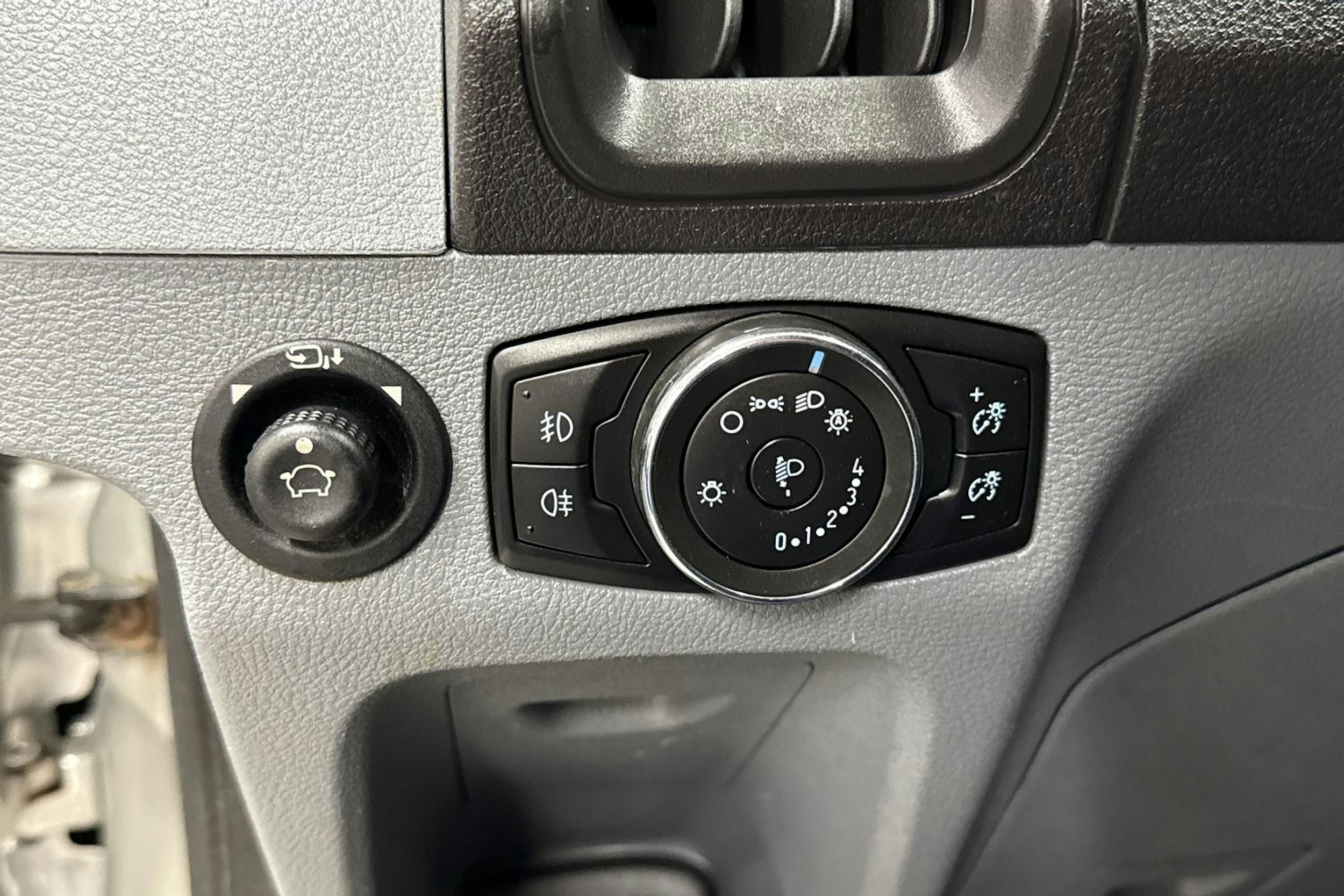 met. harmaa Ford Transit 2014 kuva 20.