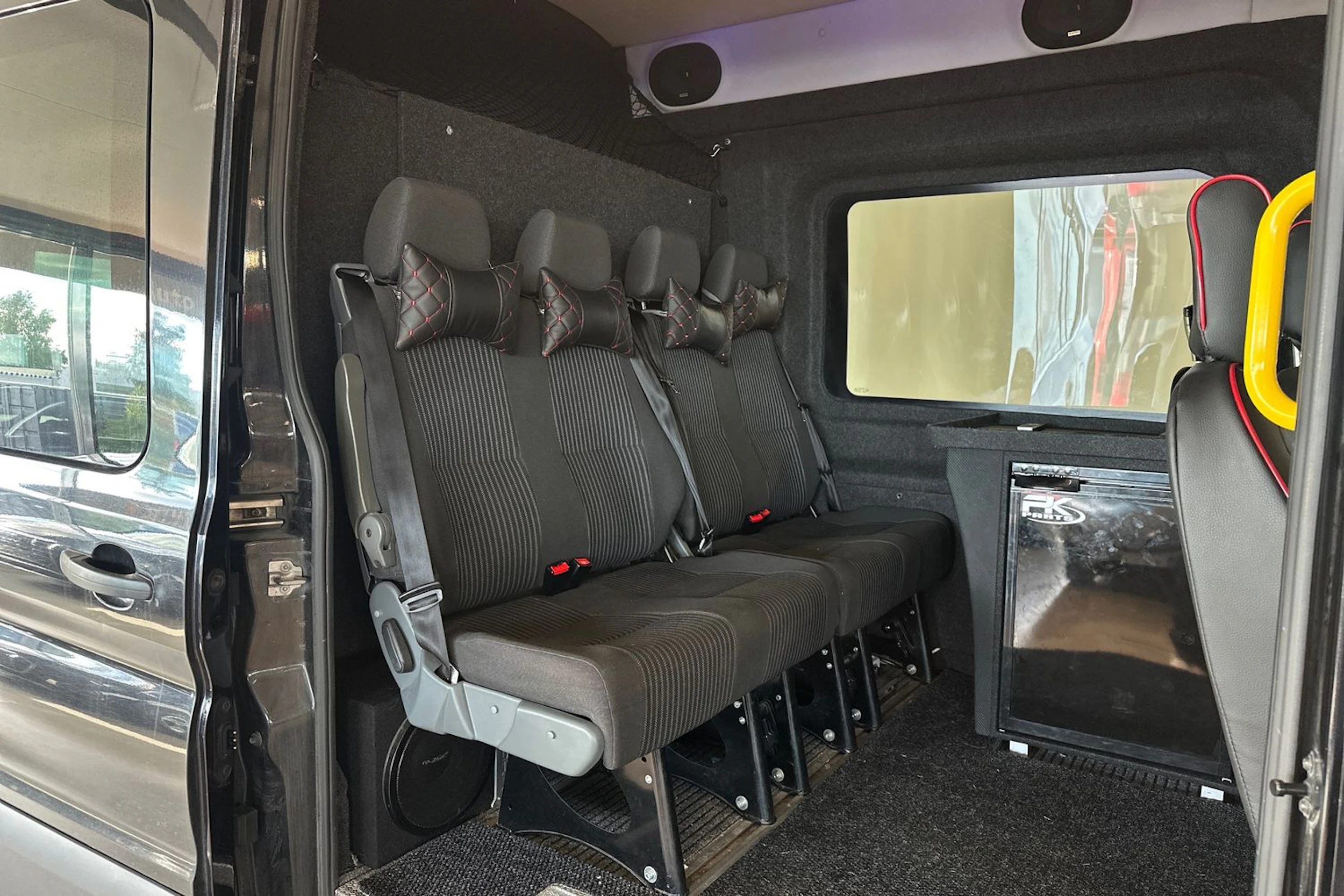 musta Ford Transit 2015 kuva 7.