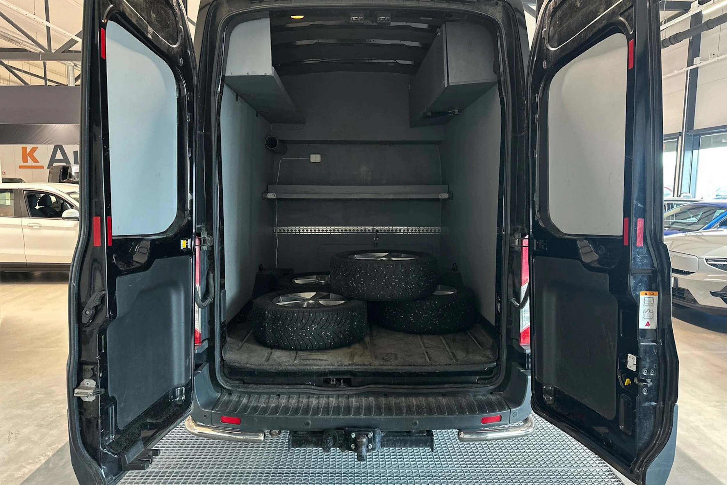 musta Ford Transit 2015 kuva 9.
