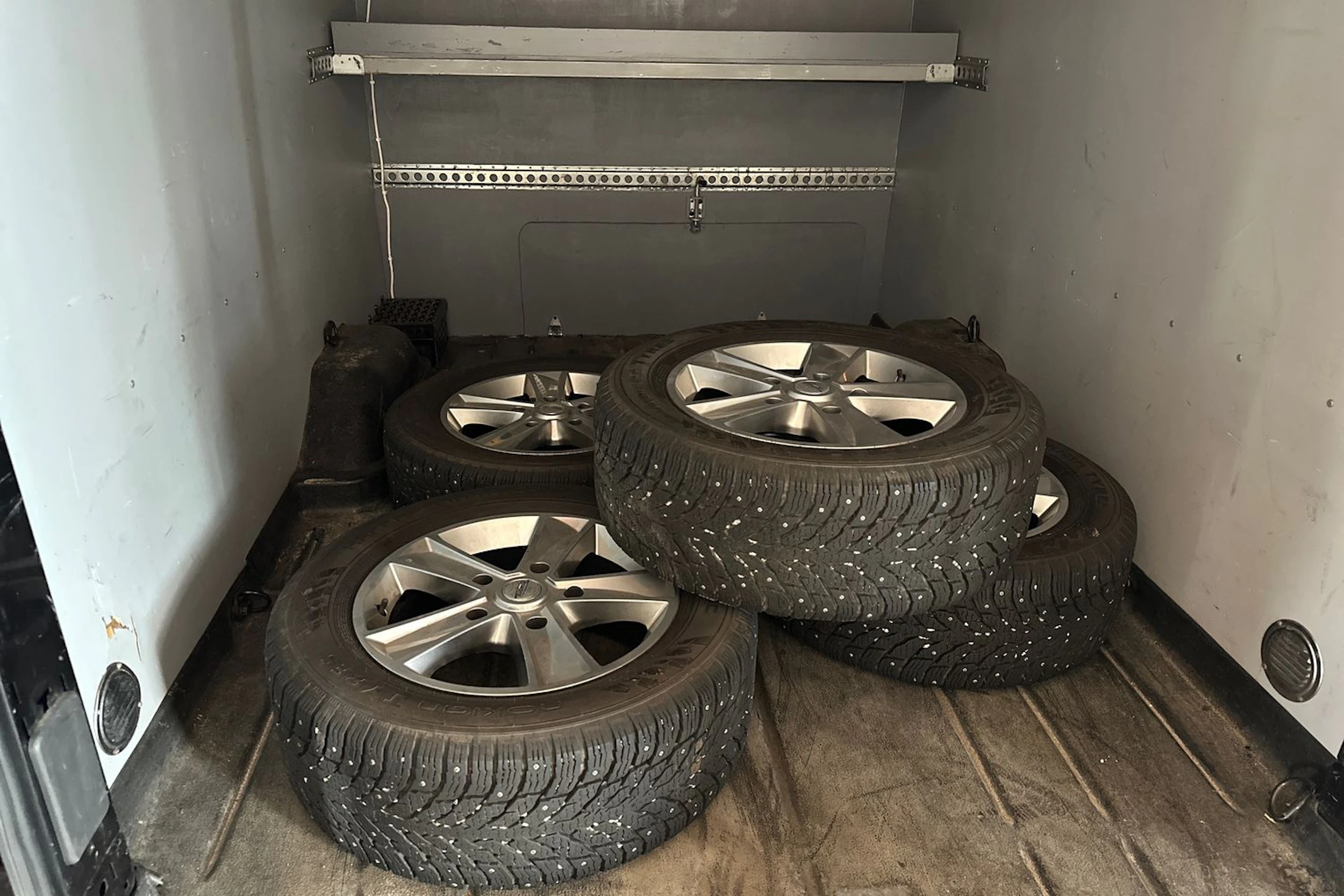 musta Ford Transit 2015 kuva 10.