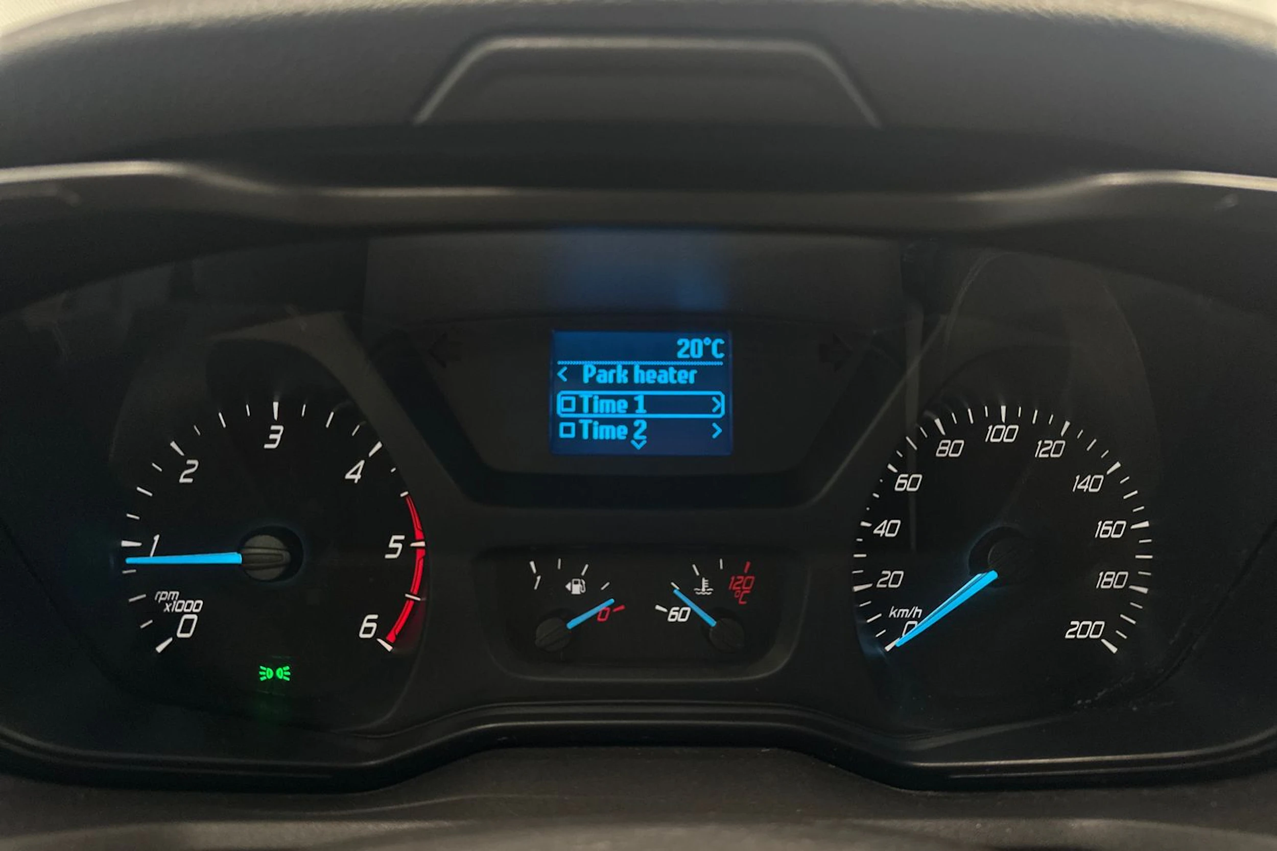 musta Ford Transit 2015 kuva 13.
