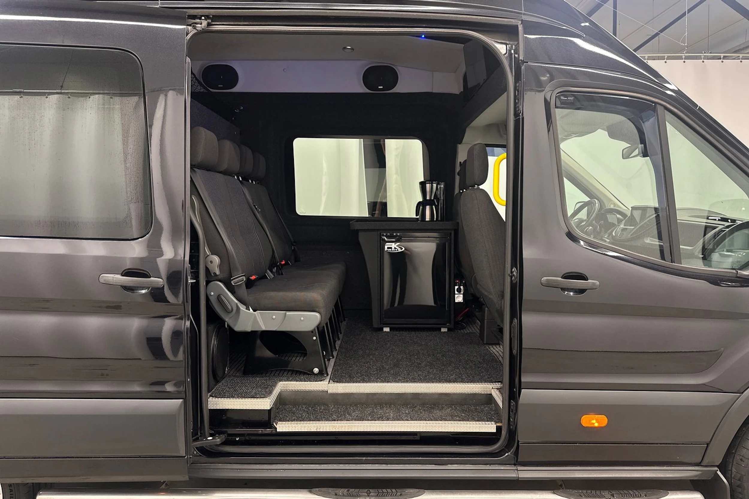 musta Ford Transit 2015 kuva 22.