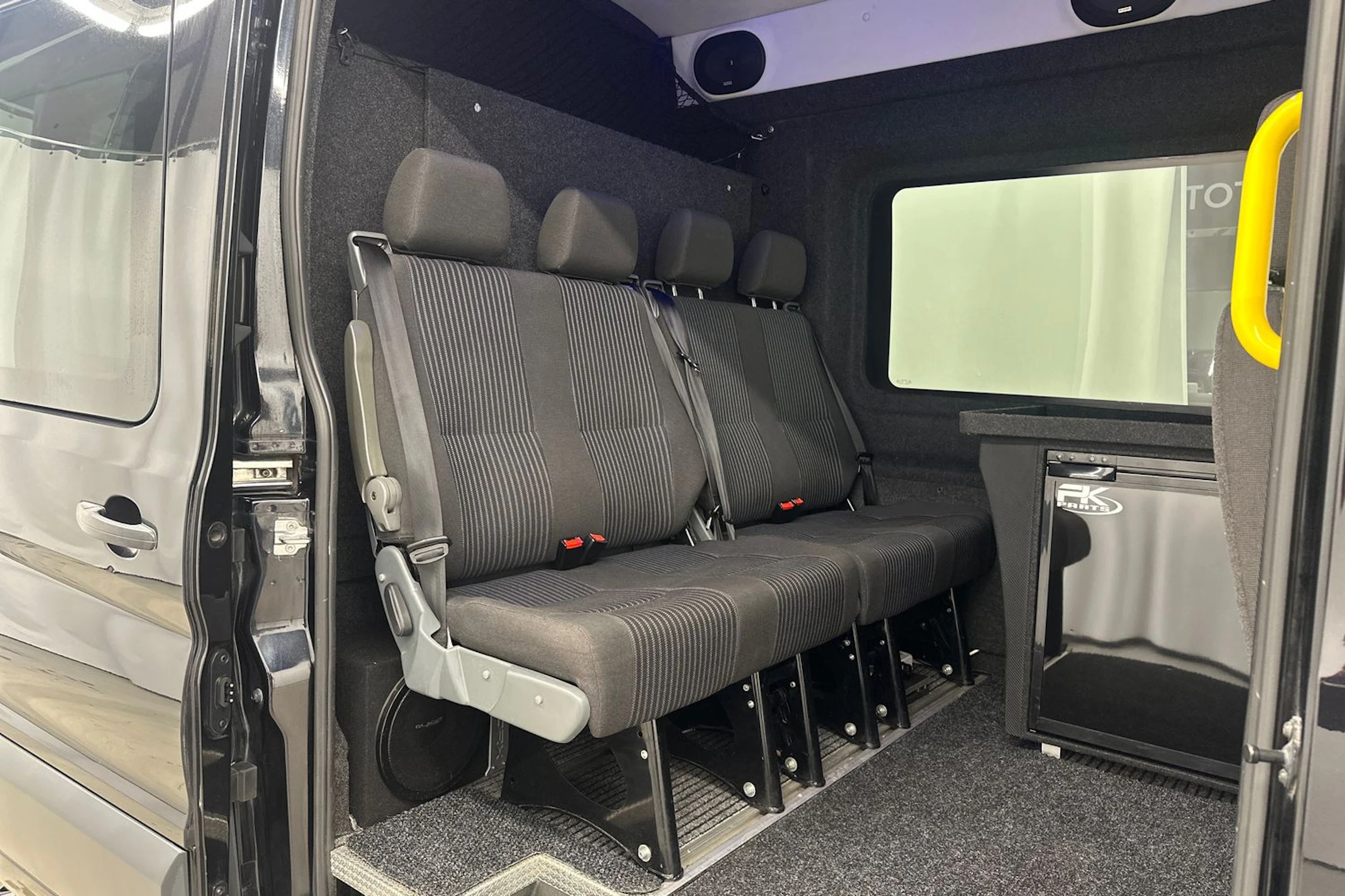 musta Ford Transit 2015 kuva 23.